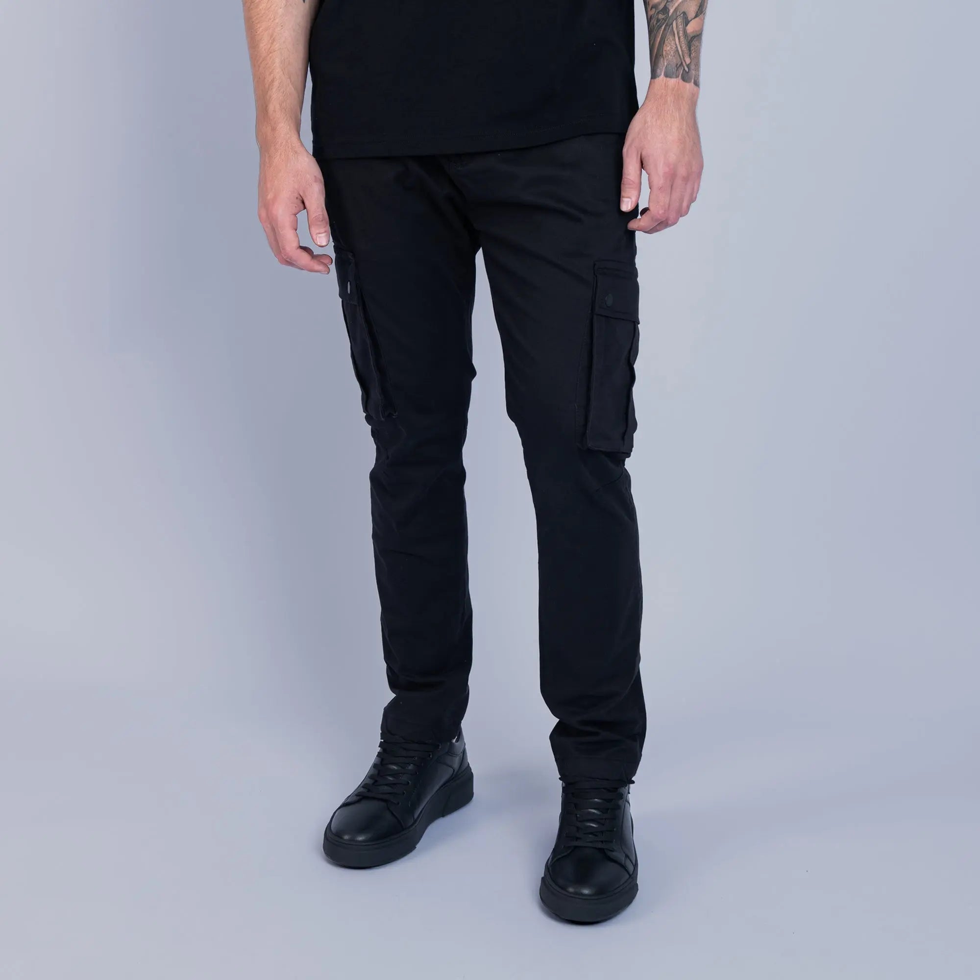 Essential Cargo Pants Black - FADE