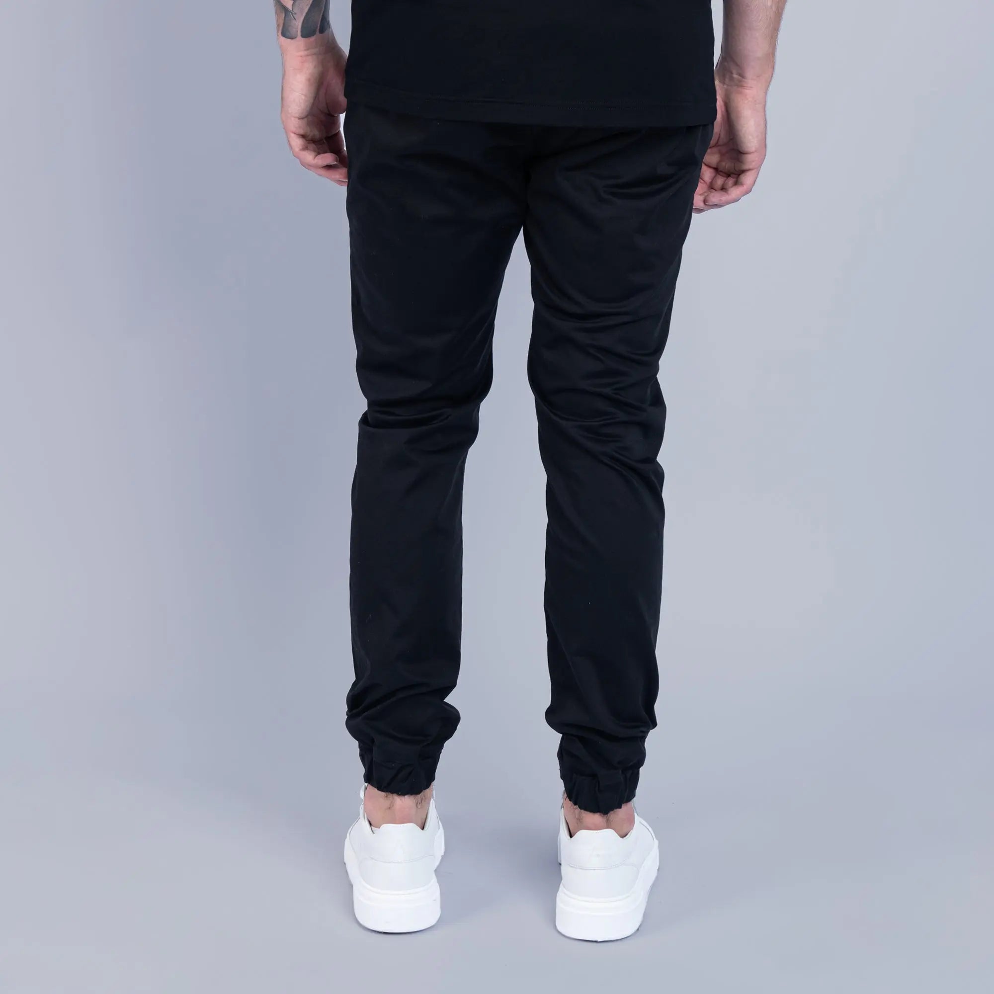 Essential Cuffed Jogger Black - FADE