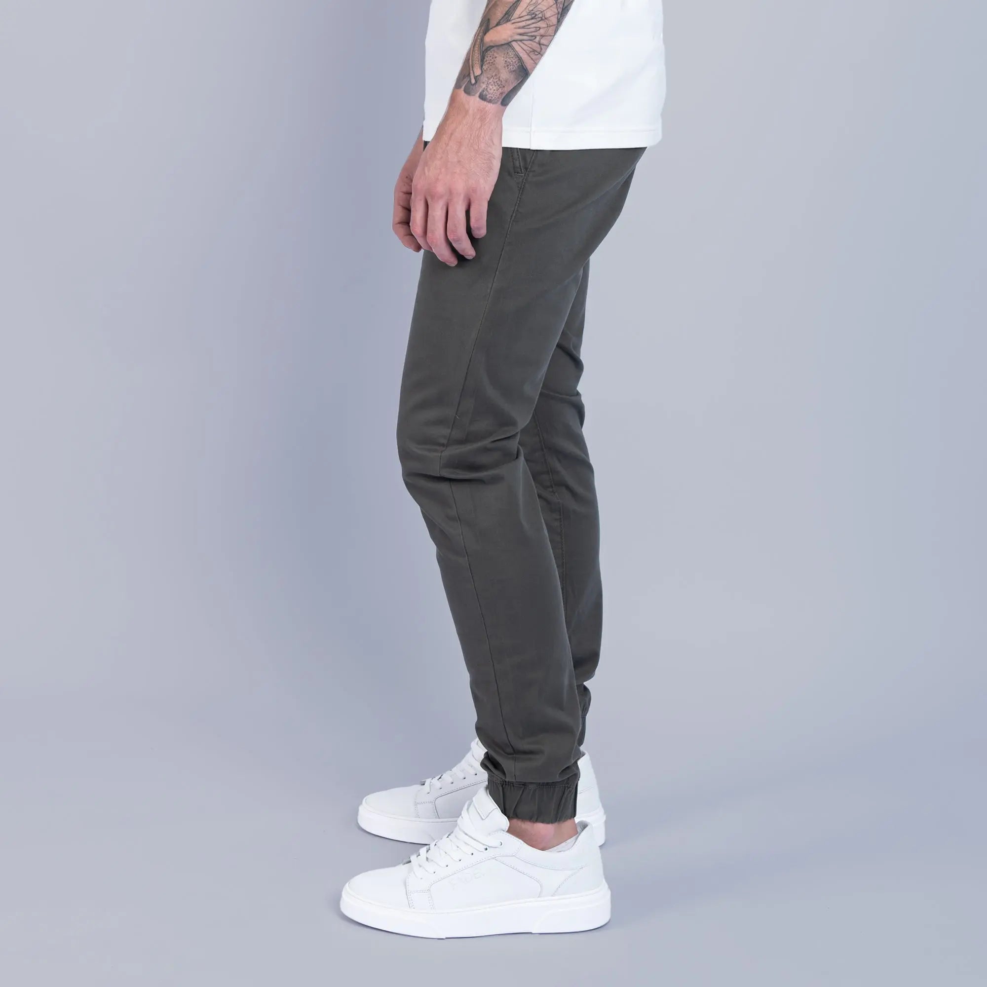 Essential Cuffed Jogger Green - FADE