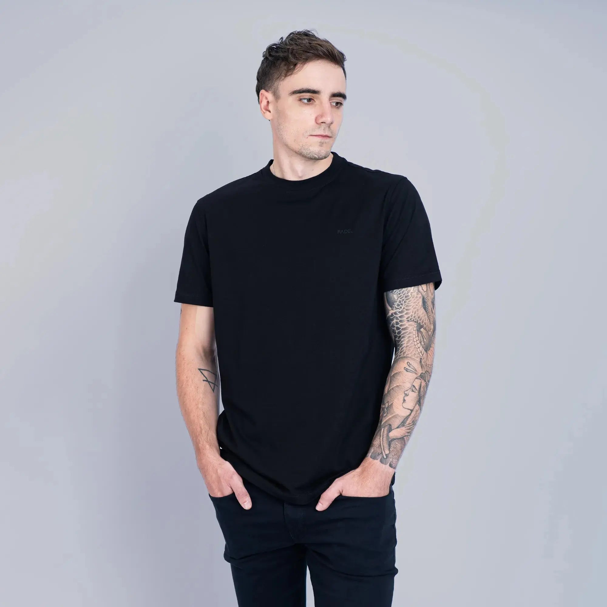 Essential Slim T-Shirt Black - FADE