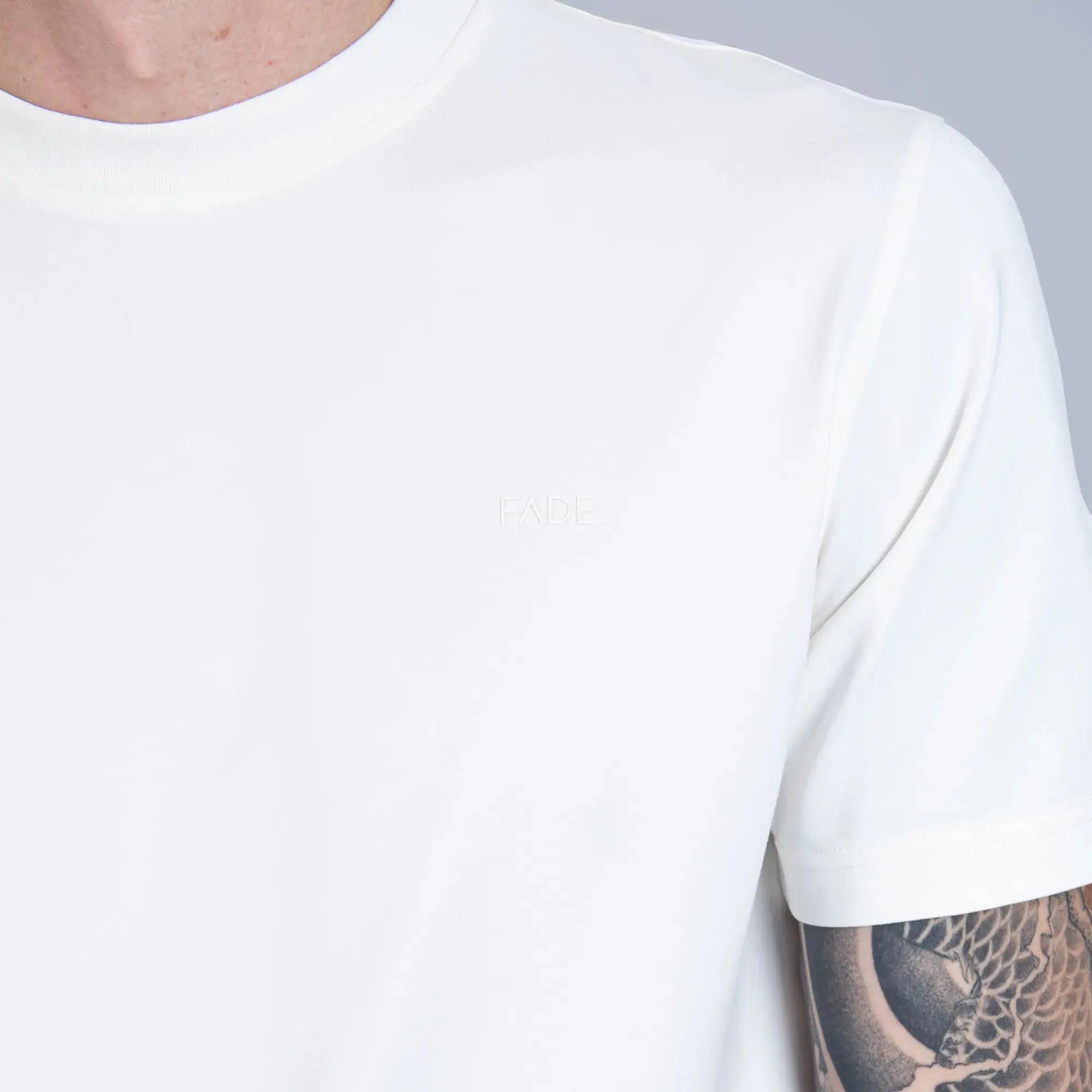 Essential Slim T-Shirt White - FADE
