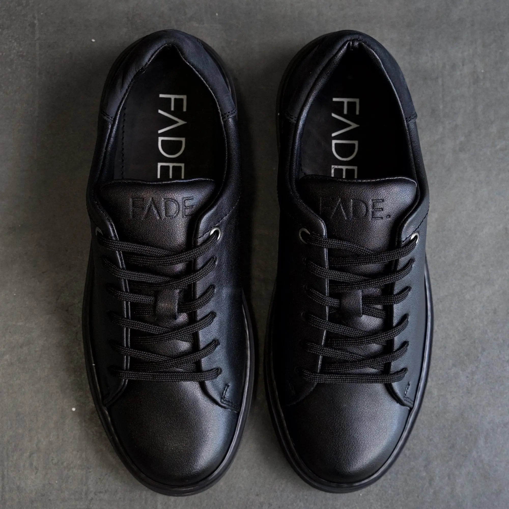 Essential Sneaker Black - FADE