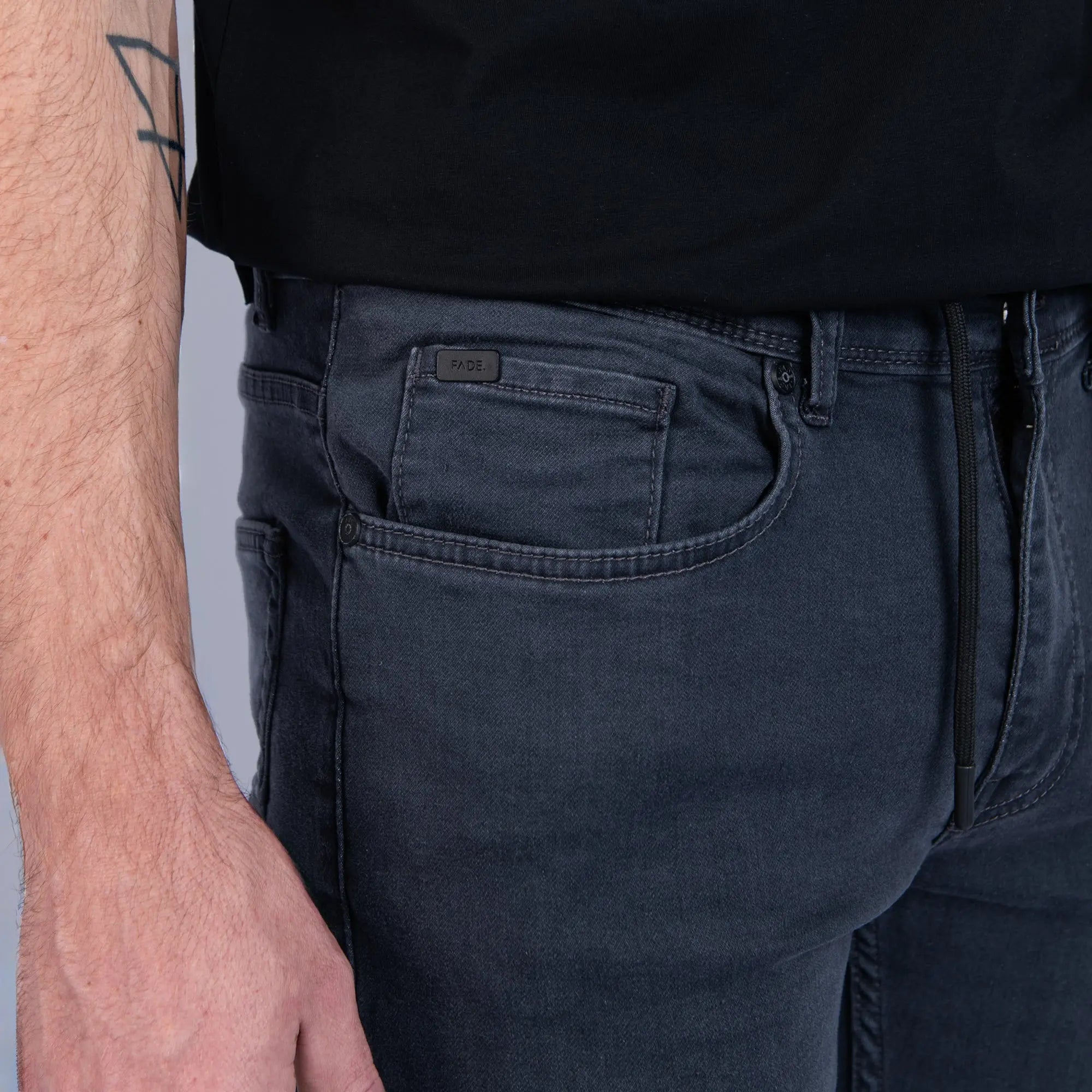 Iconic Carbon Slim Fit Jeans - FADE