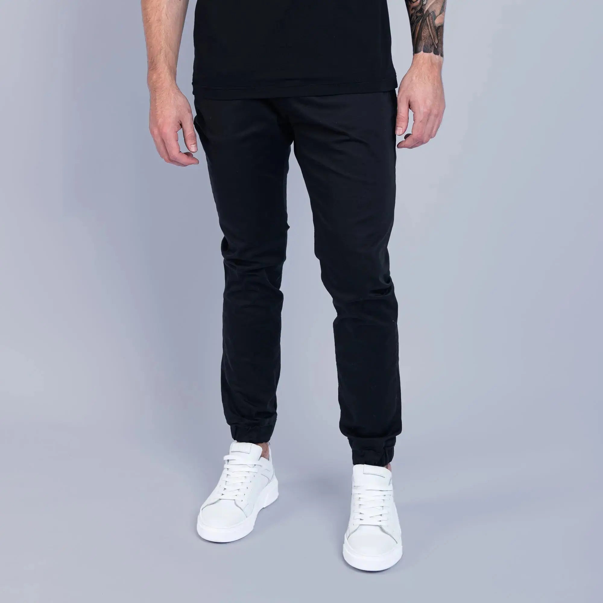 Essential Cuffed Jogger Black - FADE