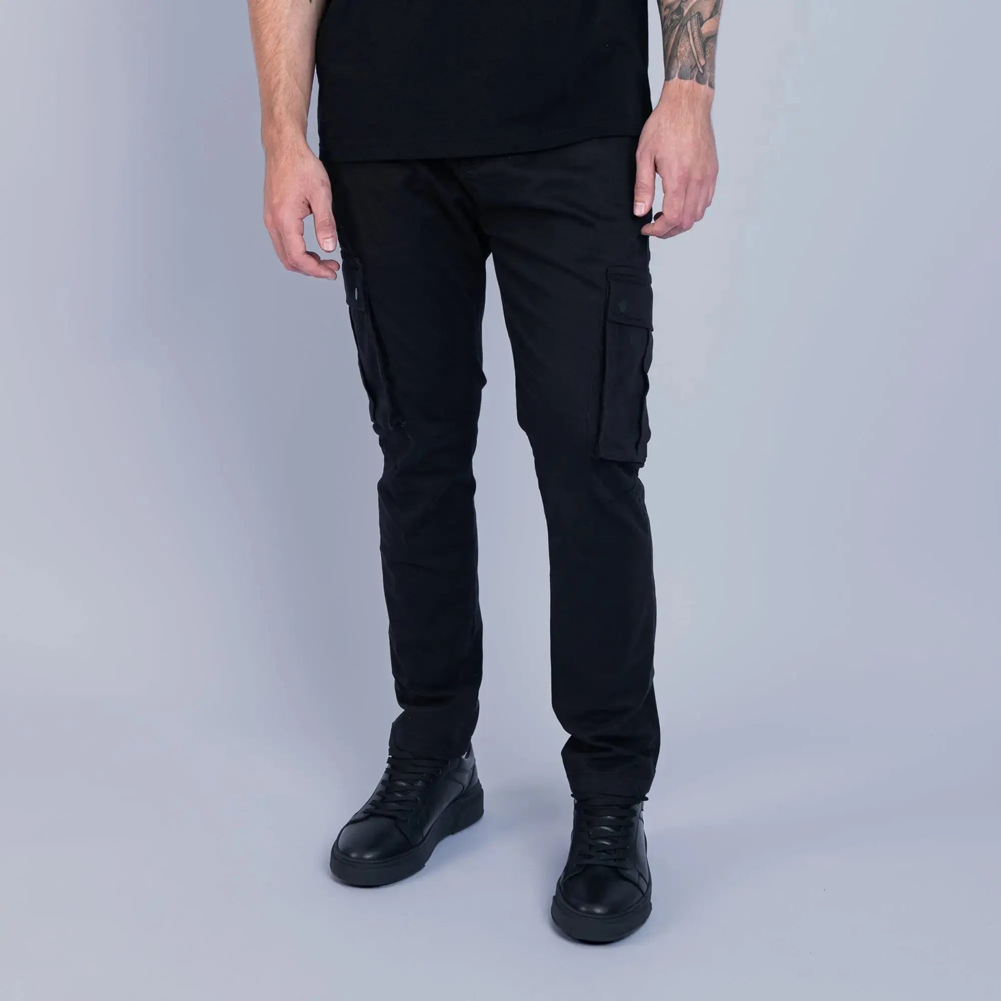 Essential Cargo Pants Black - FADE