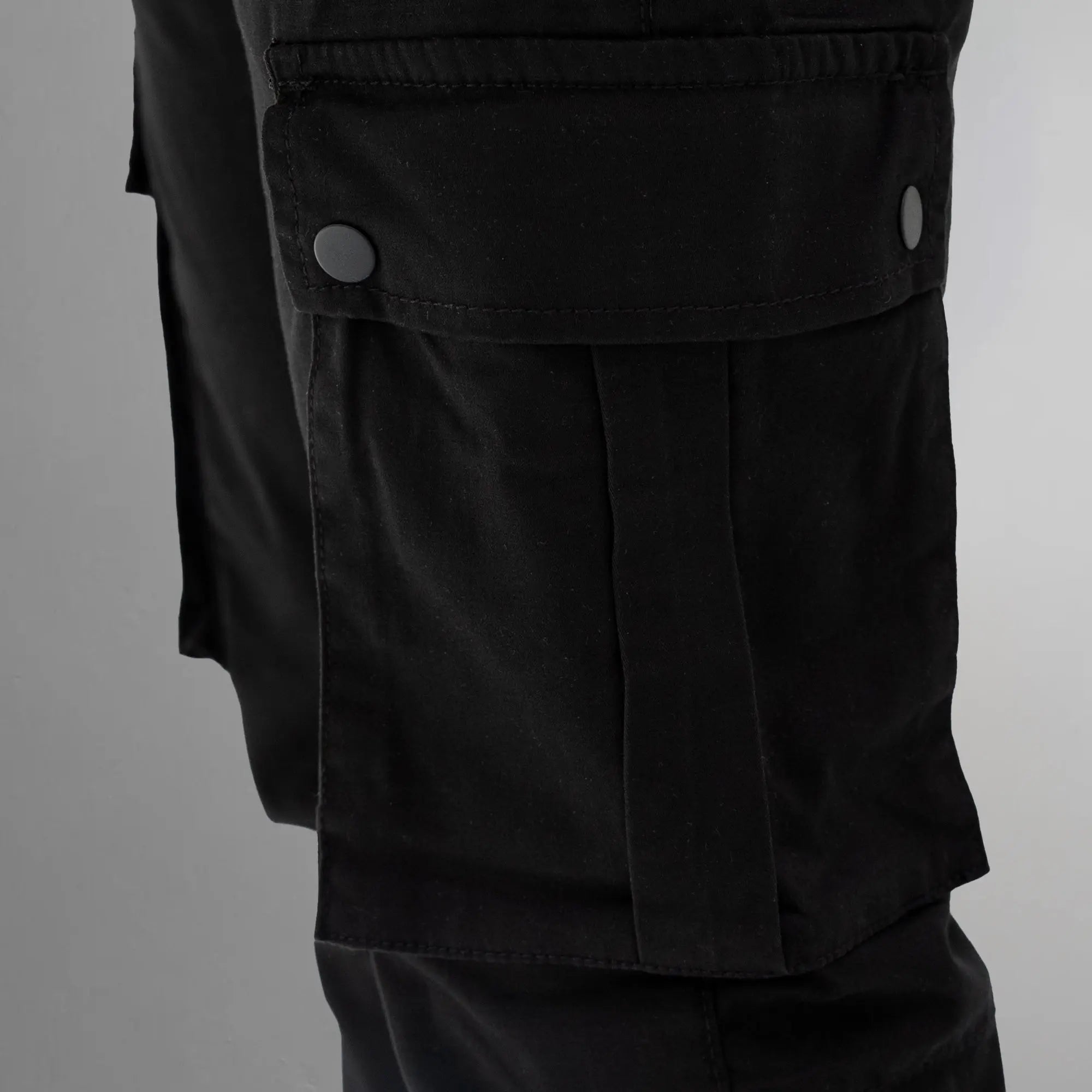 Essential Cargo Pants Black - FADE