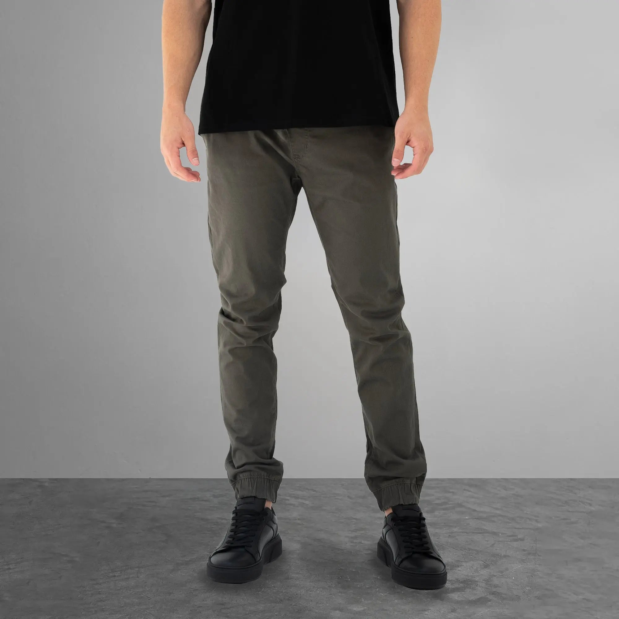 Essential Cuffed Jogger Green - FADE