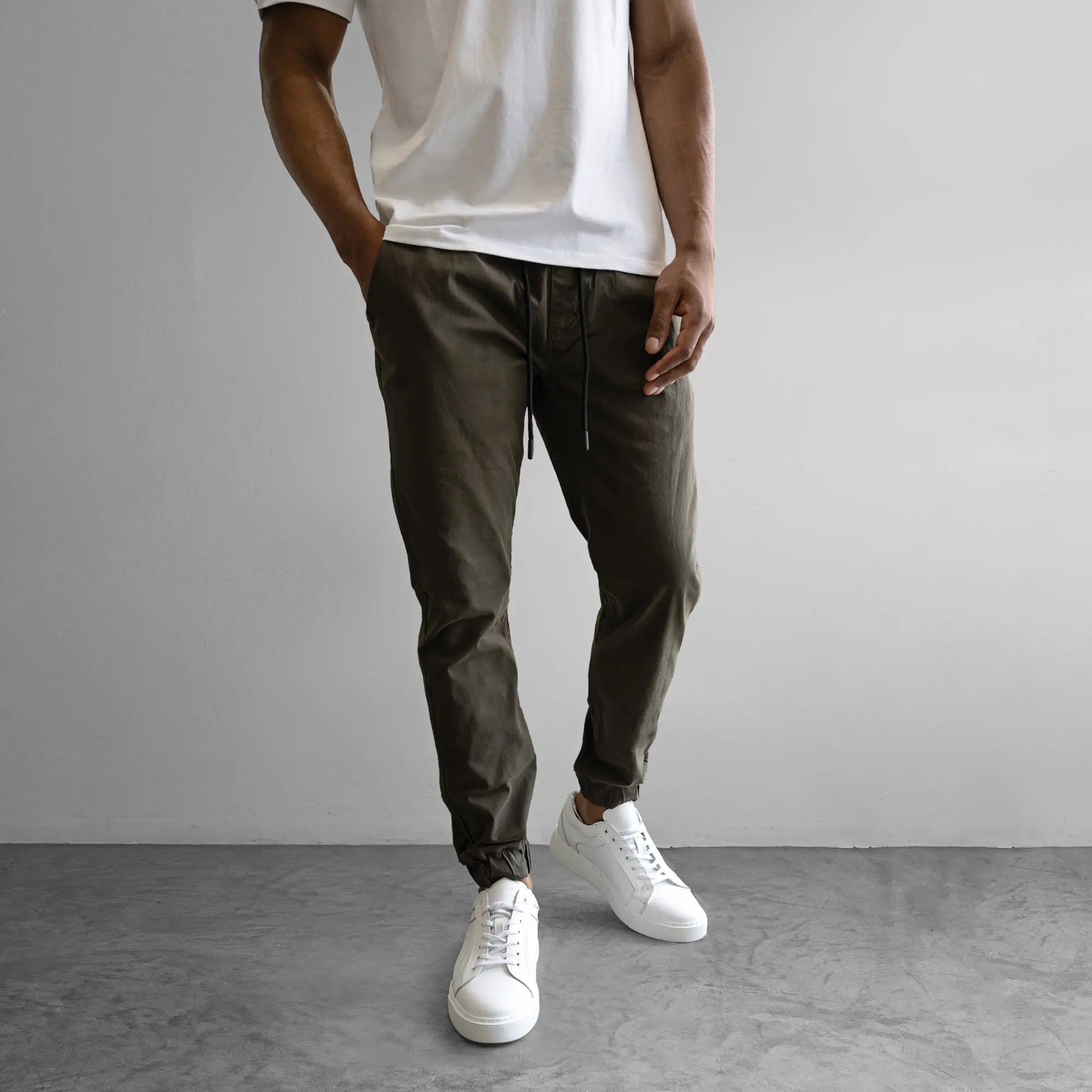 Essential Cuffed Jogger Green - FADE