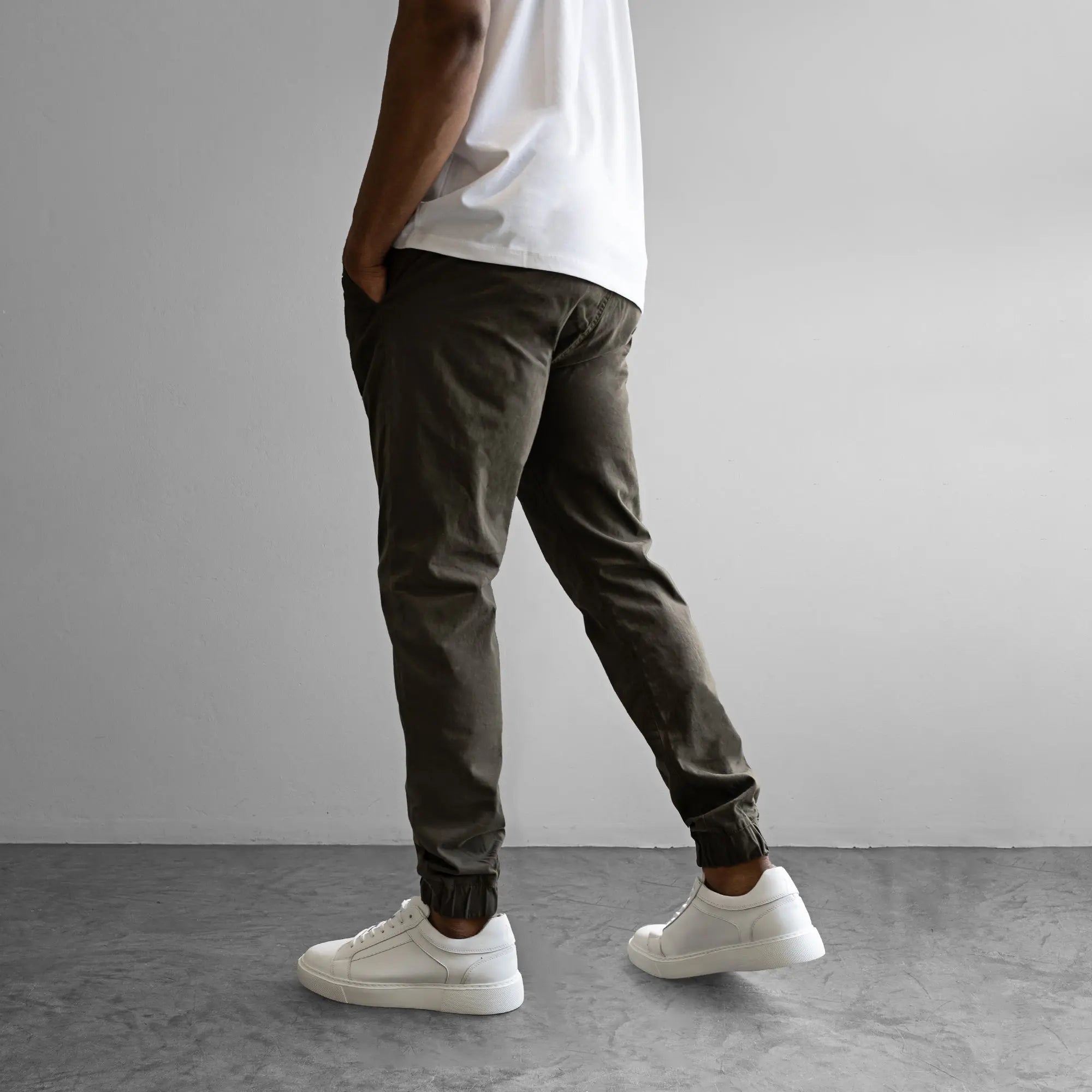 Essential Cuffed Jogger Green - FADE