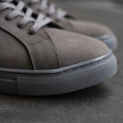 Essential Sneaker Grey - FADE