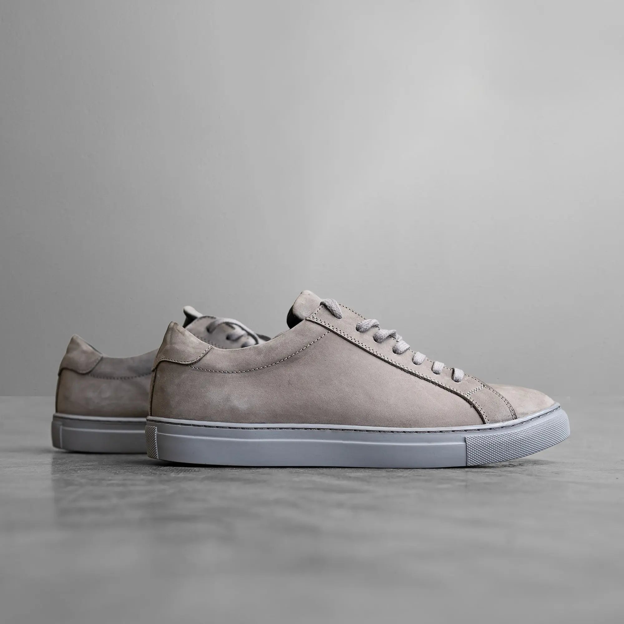 Essential Sneaker Grey - FADE