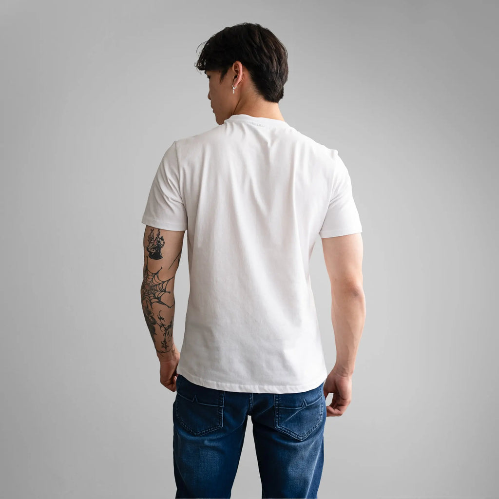 Essential T-Shirt V-Neck White - FADE