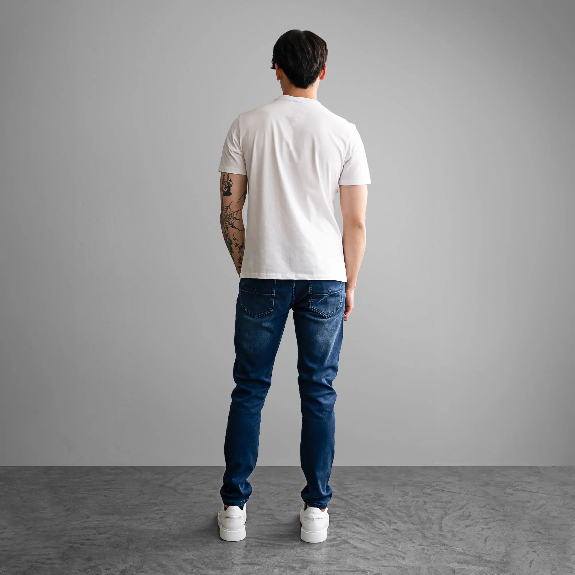 Essential T-Shirt White - FADE