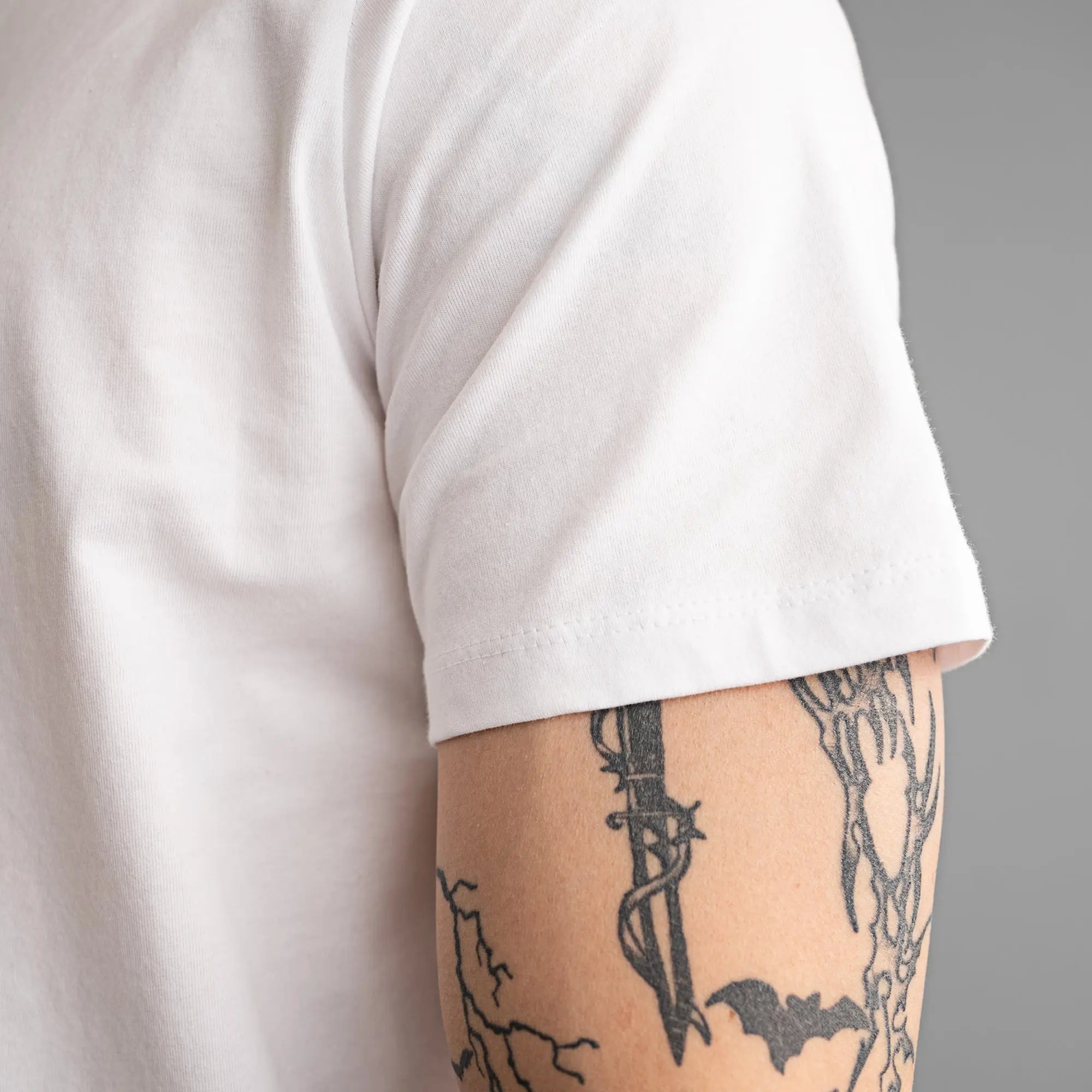 Essential T-Shirt White - FADE