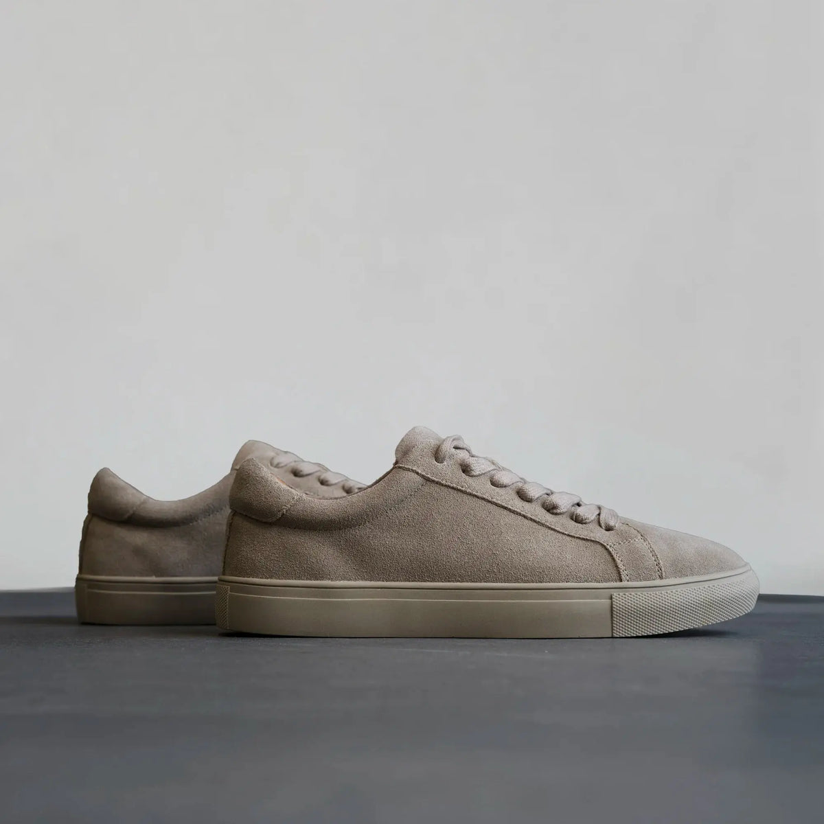 FF12 Essential Sneaker Suede Taupe - FADE