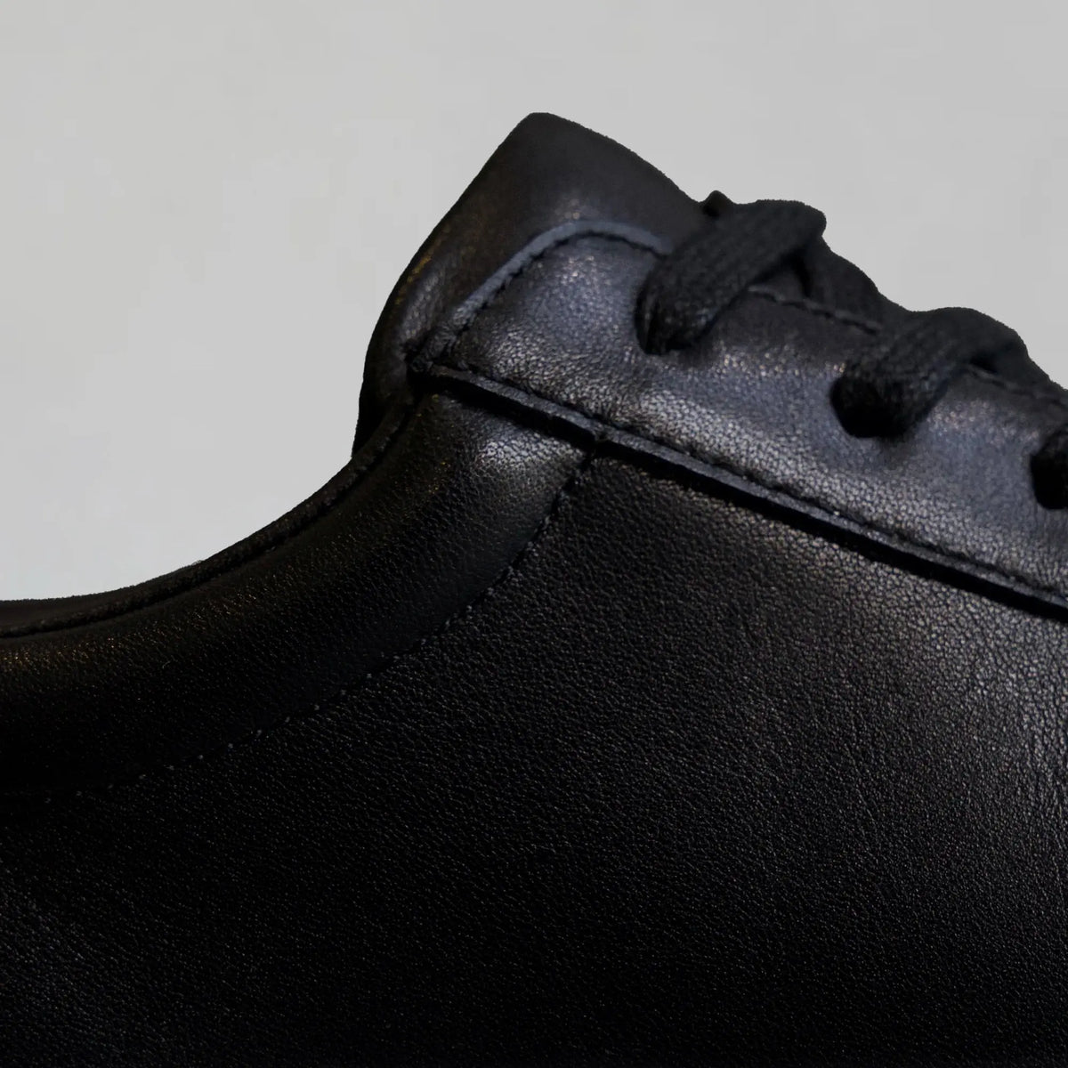 FF13 Iconic Sneaker Nappa Leather Black White - FADE