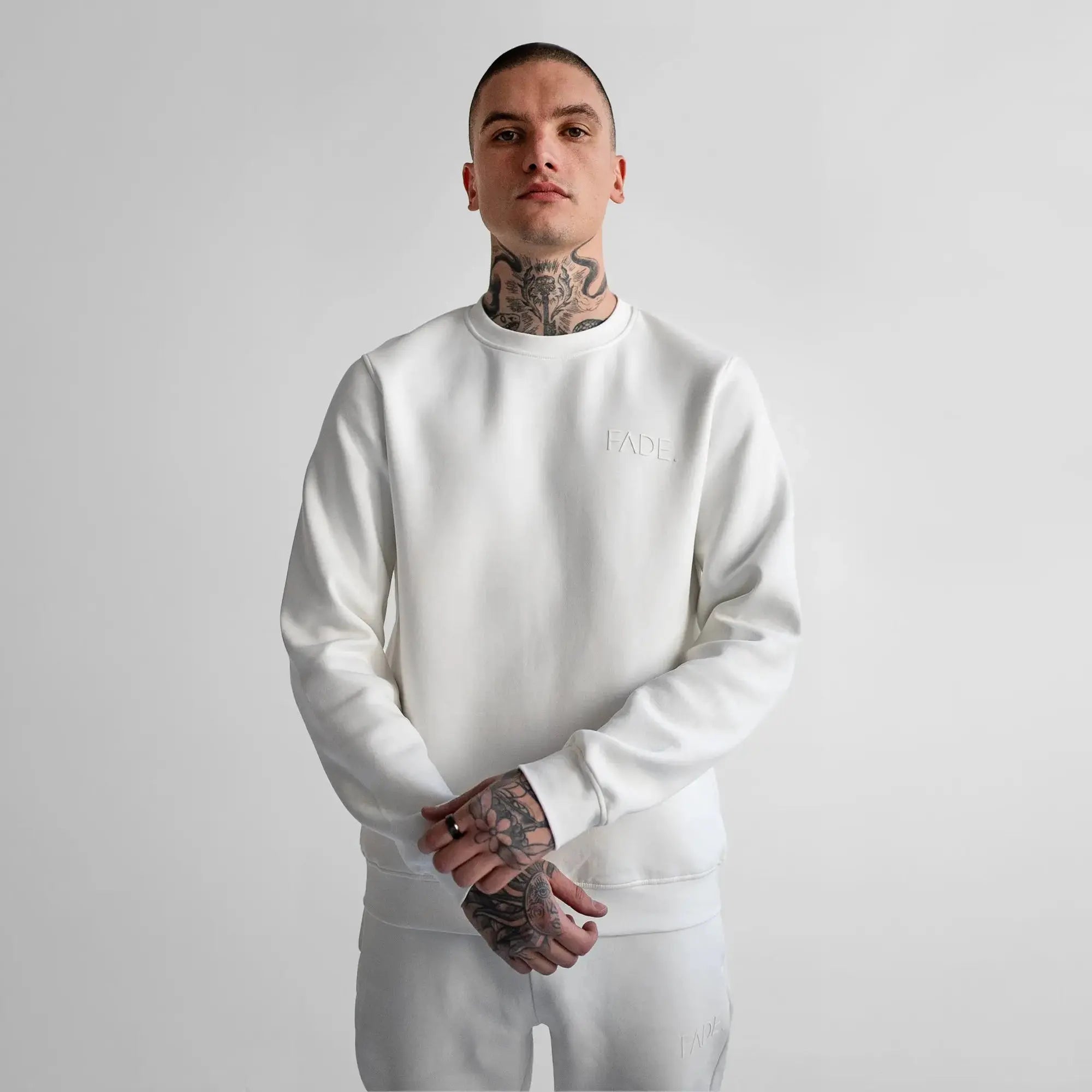 Fade Essential Sweatshirt Off-White - FADE