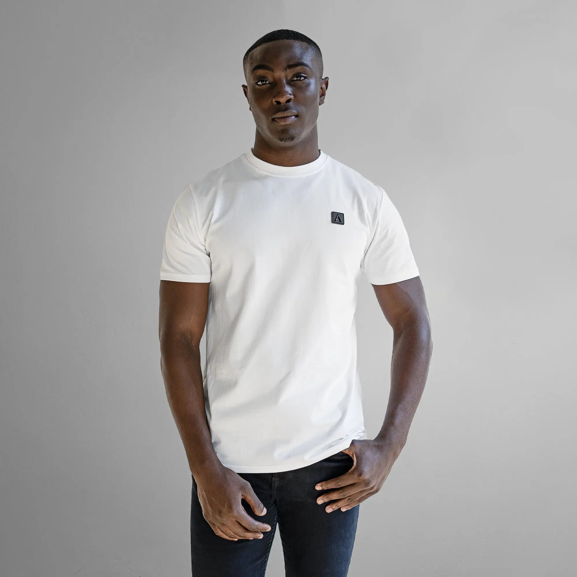 Fade Iconic Badge T-shirt White - FADE