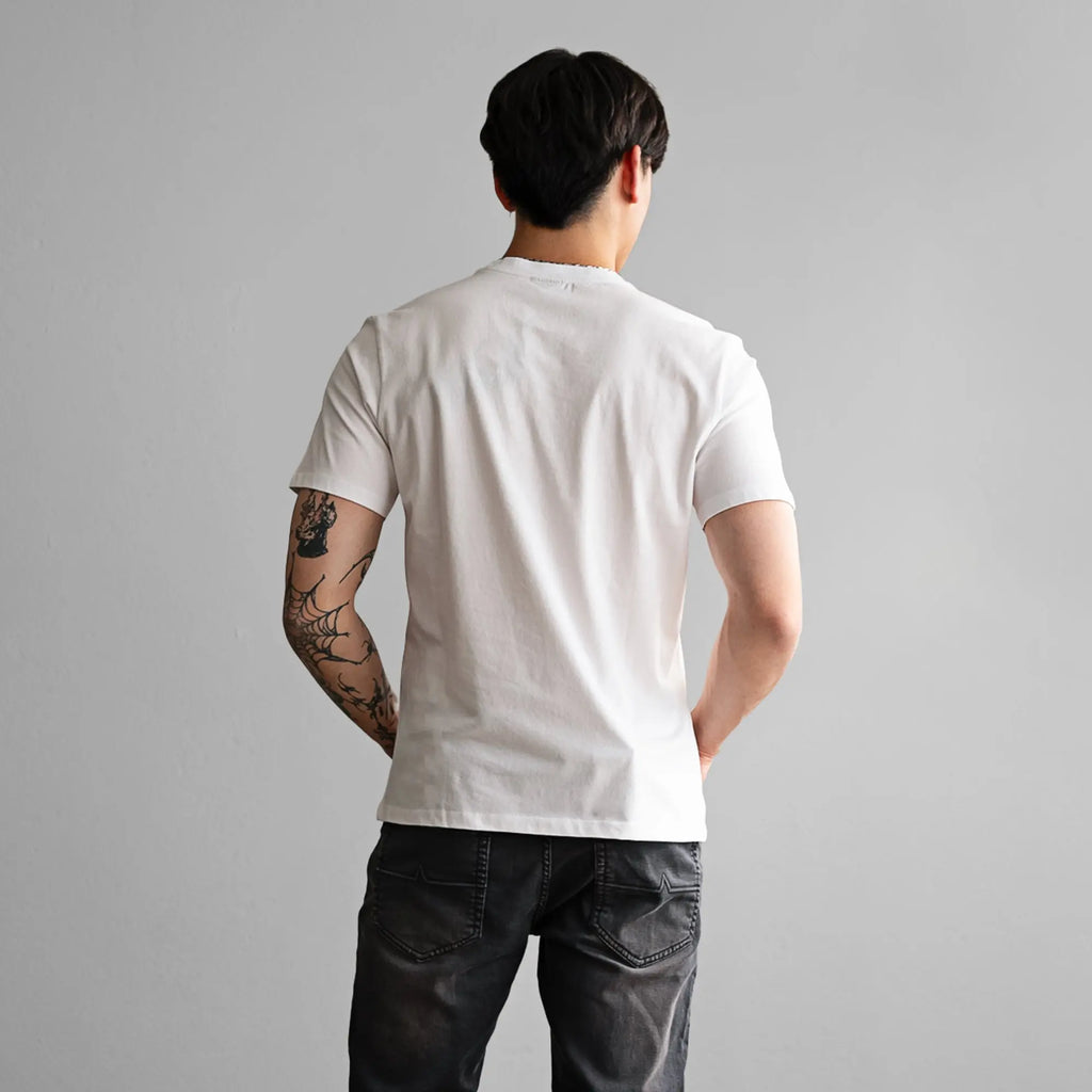 Icon T-Shirt V-Neck White - FADE