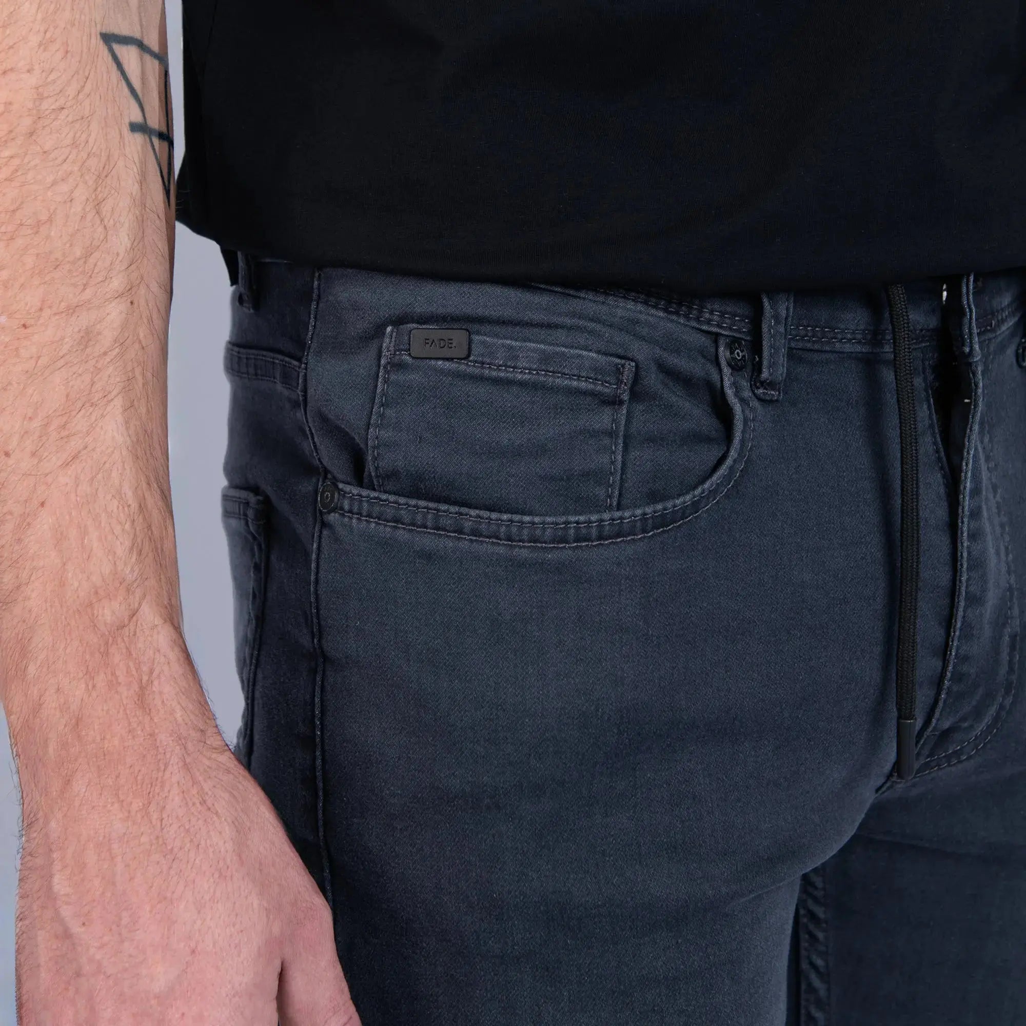 Iconic Carbon Slim Fit Jeans - FADE