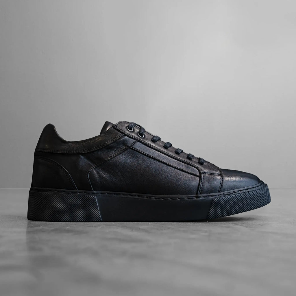 Iconic Sneaker Black