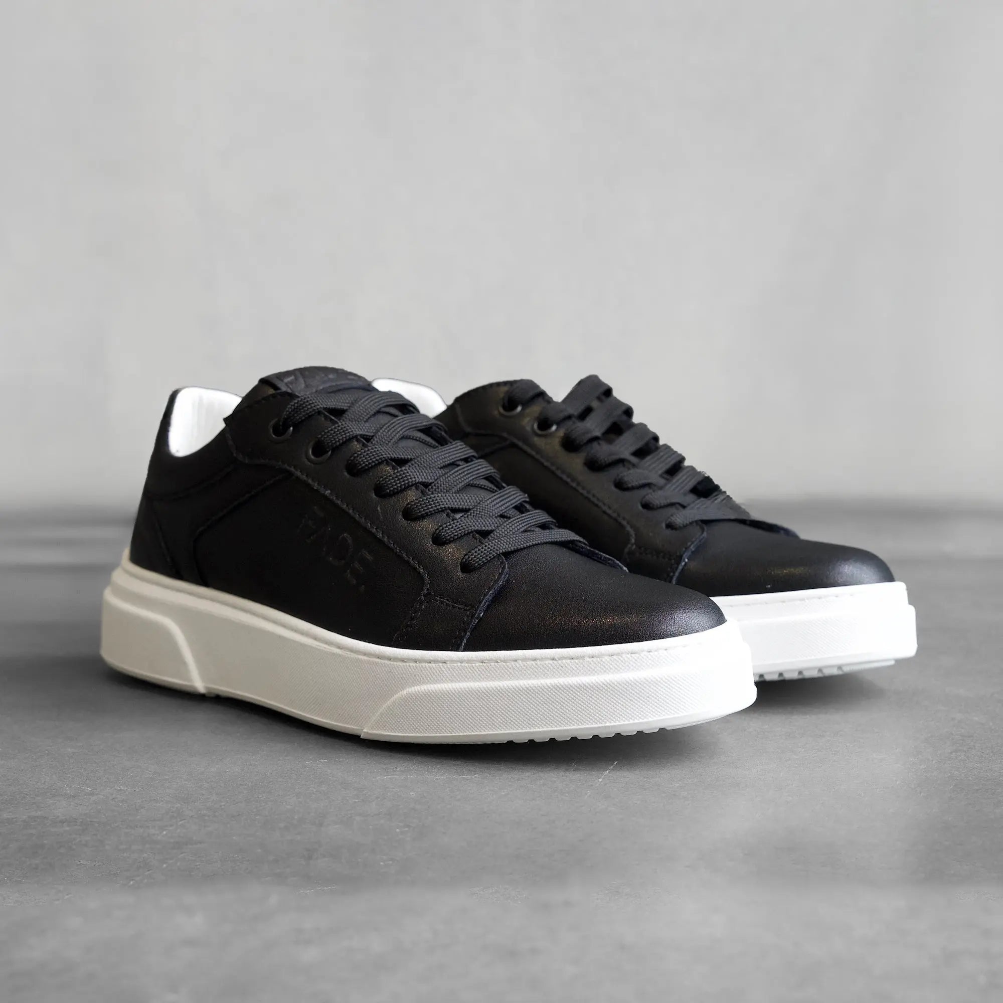 Fade Iconic II Black/White Sneaker - FADE