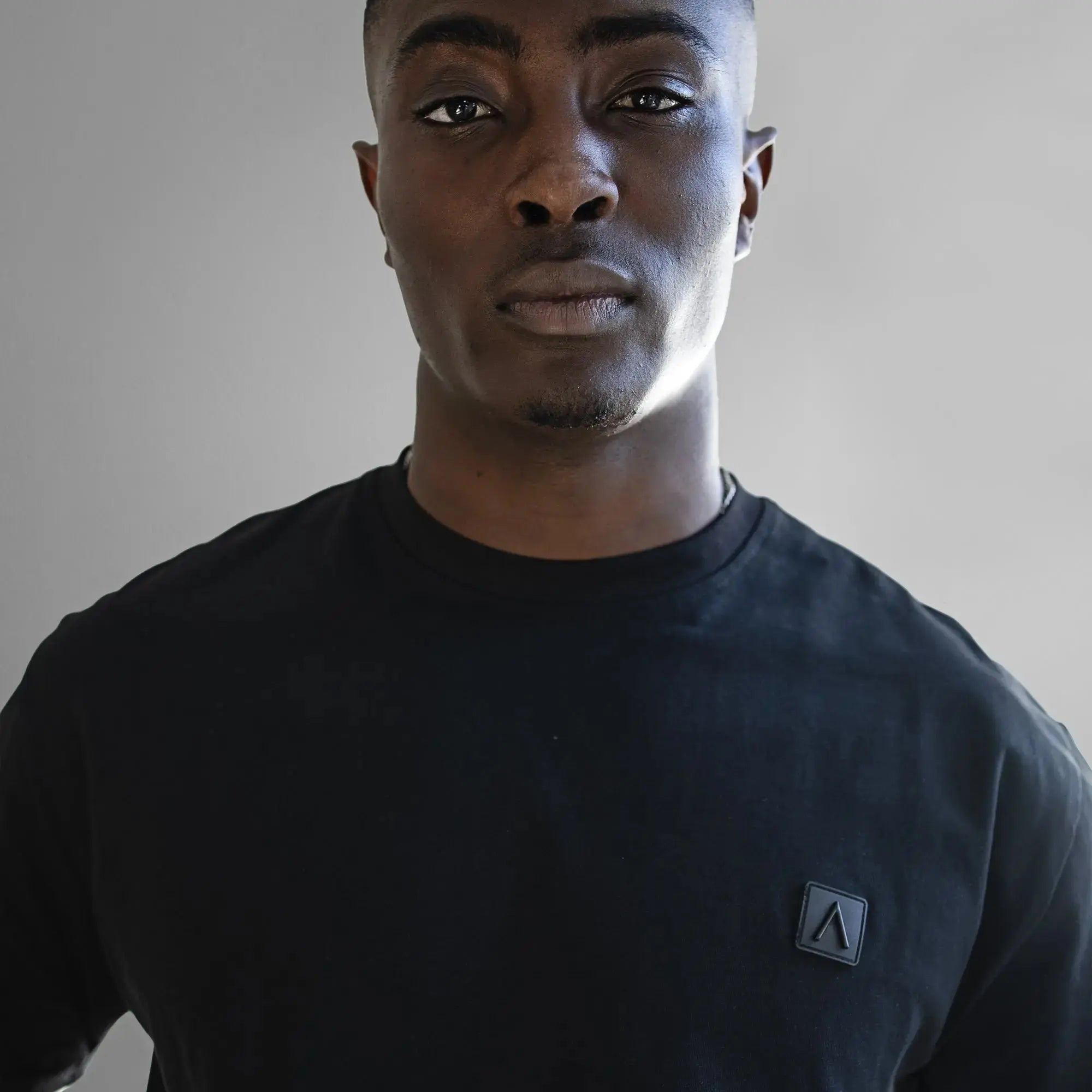 Fade Iconic Boxy Fit T-Shirt Black – Fade.
