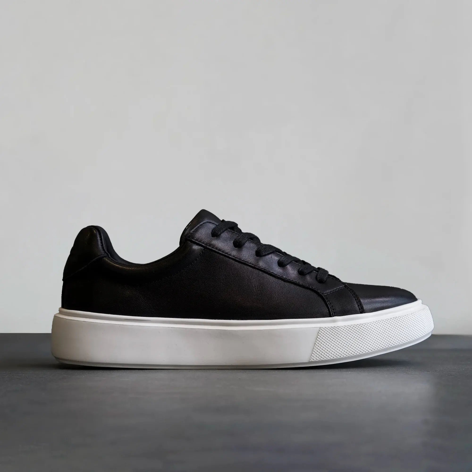 FF13 Iconic Sneaker Nappa Leather Black White - FADE