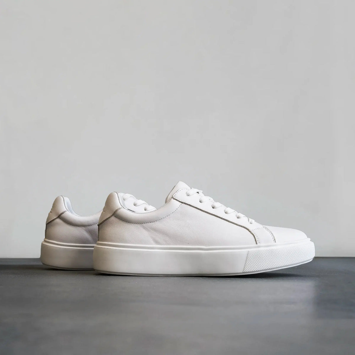 FF14 Iconic Sneaker Nappa Leather  White - FADE