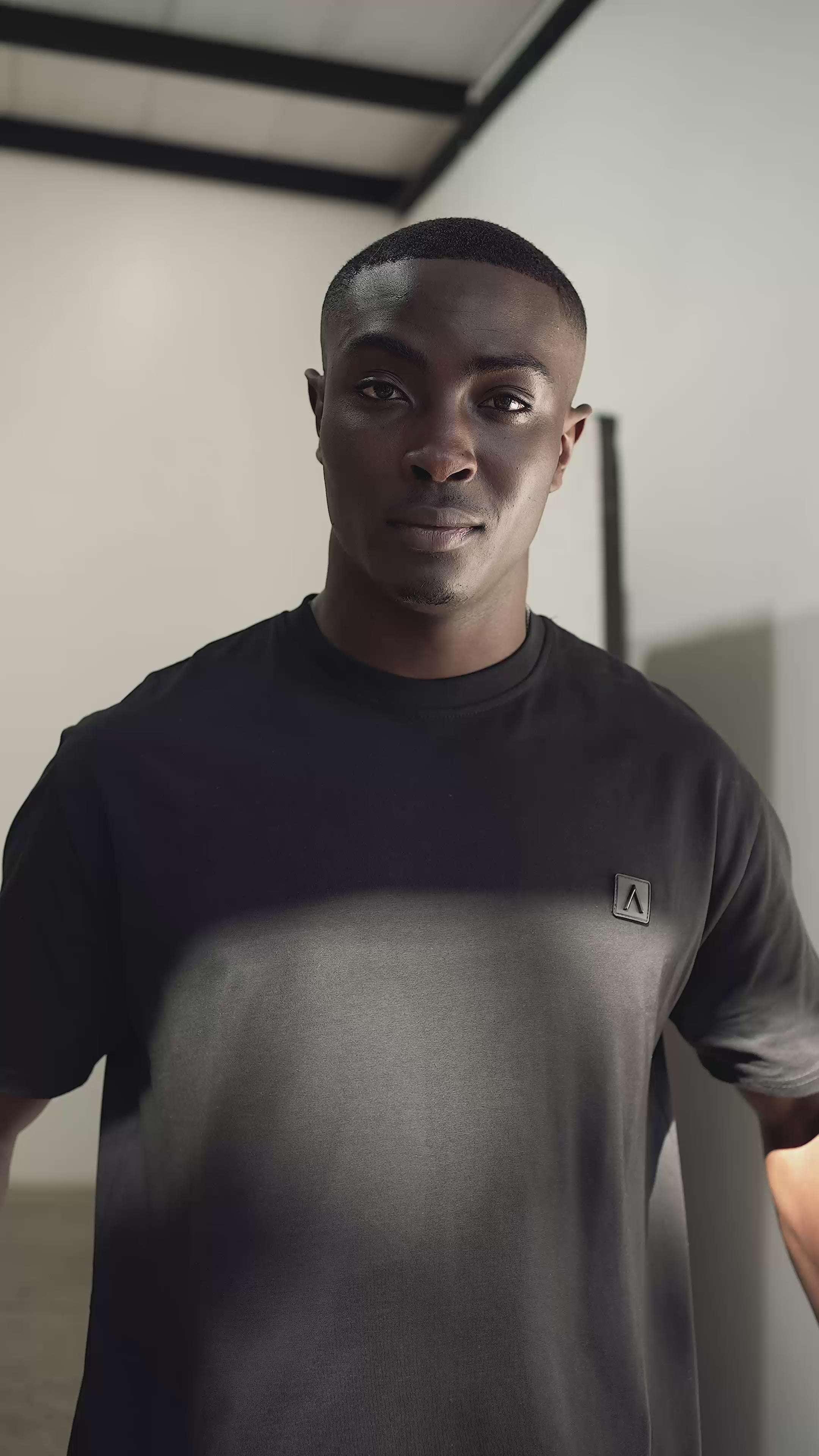 Fade Iconic Boxy Fit T-Shirt Black – Fade.